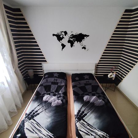 Nice Appartement Near Tradefair And City 8 Min. Colonia Exterior foto