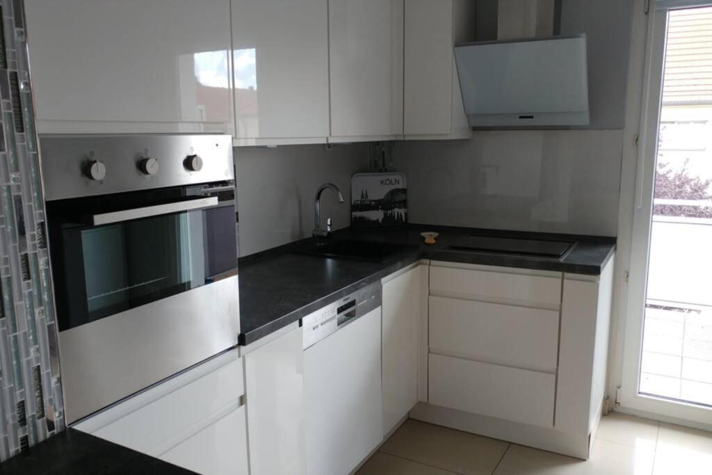 Nice Appartement Near Tradefair And City 8 Min. Colonia Exterior foto