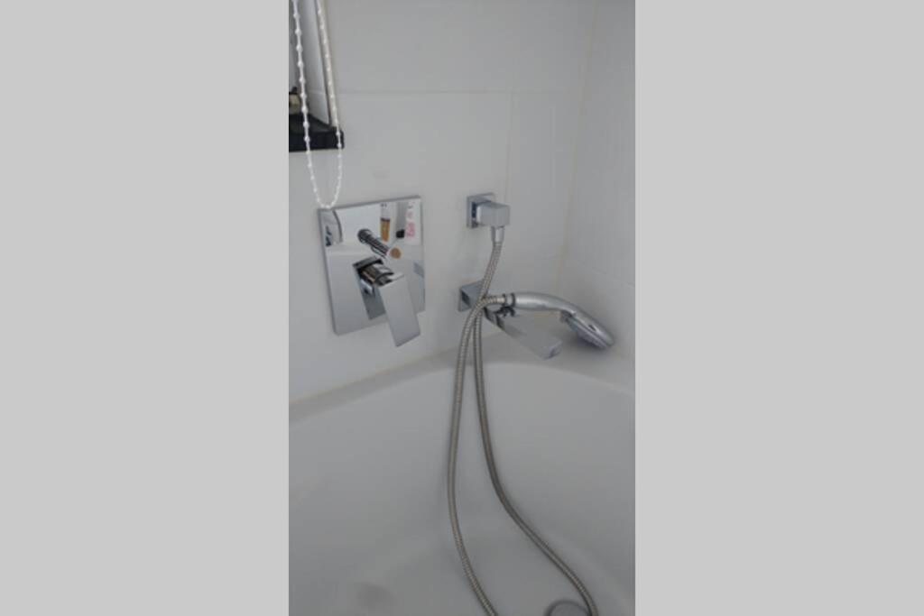 Nice Appartement Near Tradefair And City 8 Min. Colonia Exterior foto